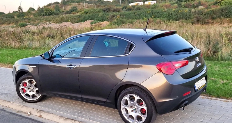 Alfa Romeo Giulietta cena 28400 przebieg: 264000, rok produkcji 2012 z Bielawa małe 326